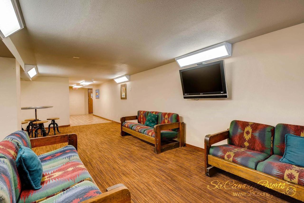 Petite Remodeled Corner Unit With Lots Of Light, Onsite Hot Tubs, Walk To Town Pm4A Apartment Breckenridge Bagian luar foto