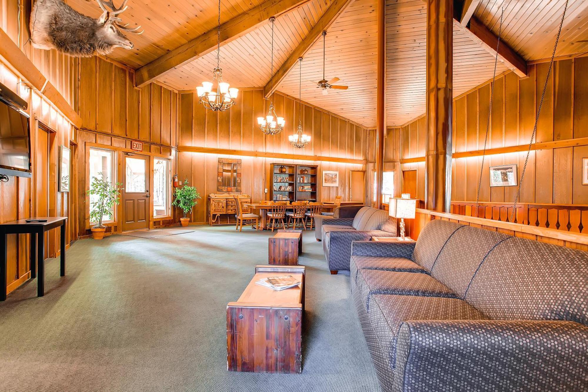 Petite Remodeled Corner Unit With Lots Of Light, Onsite Hot Tubs, Walk To Town Pm4A Apartment Breckenridge Bagian luar foto